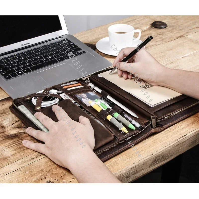 Tablet Tech Accessories - حقيبة تخزين جلدية للأجهزة اللوحية مع